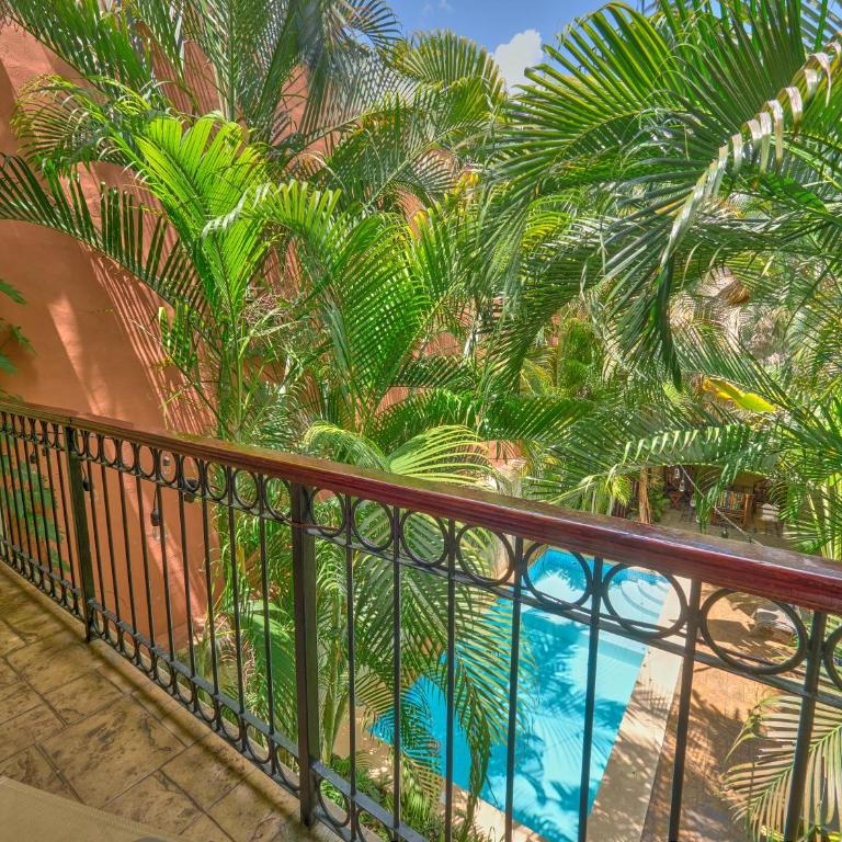 Casa Del Maya Bed & Breakfast - Queen Room with Balcony - 7