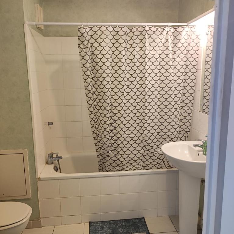 Studio Center - One-Bedroom Apartment - 3