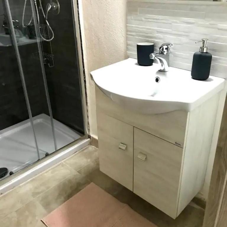 Ionio Rooms - Appartamento con 3 Camere da Letto e con Balcone - 11