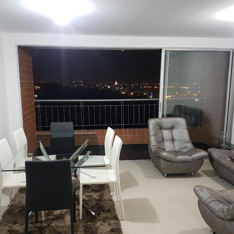 Apartamento Amoblado Mirador de Terrazas - Apartamento de 3 dormitorios - 2