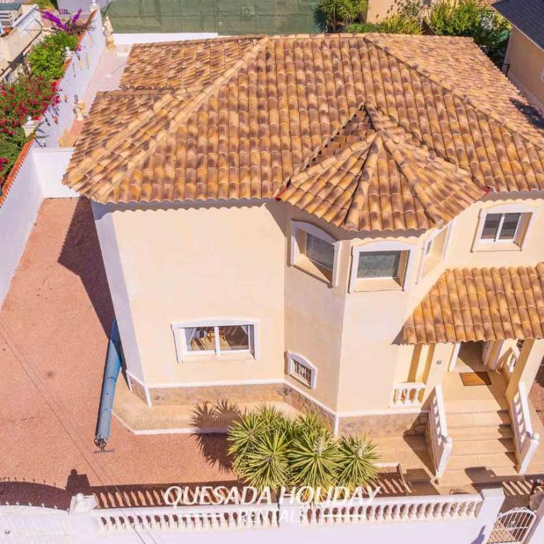 Stunning Central Villa Rosa in Ciudad Quesada Rojales Spacious 4-Bedroom Retreat with Private Pool - Villa - 33