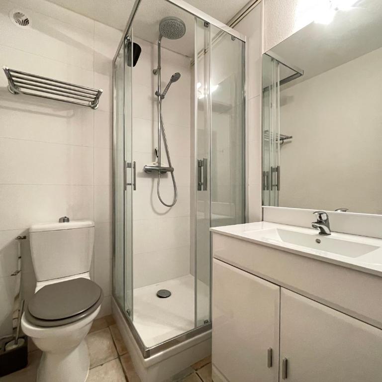 Appartement moderne, 2 pièces cabine, terrasse et véranda, proche plage, parking privé - FR-1-338-133 - Appartement (6 Adultes) - 13