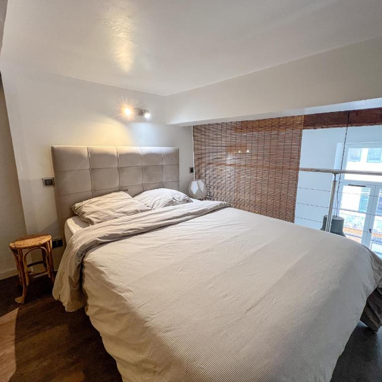 Élégant T3 Central avec Vue sur le Port de Toulon - Two-Bedroom Apartment - 20