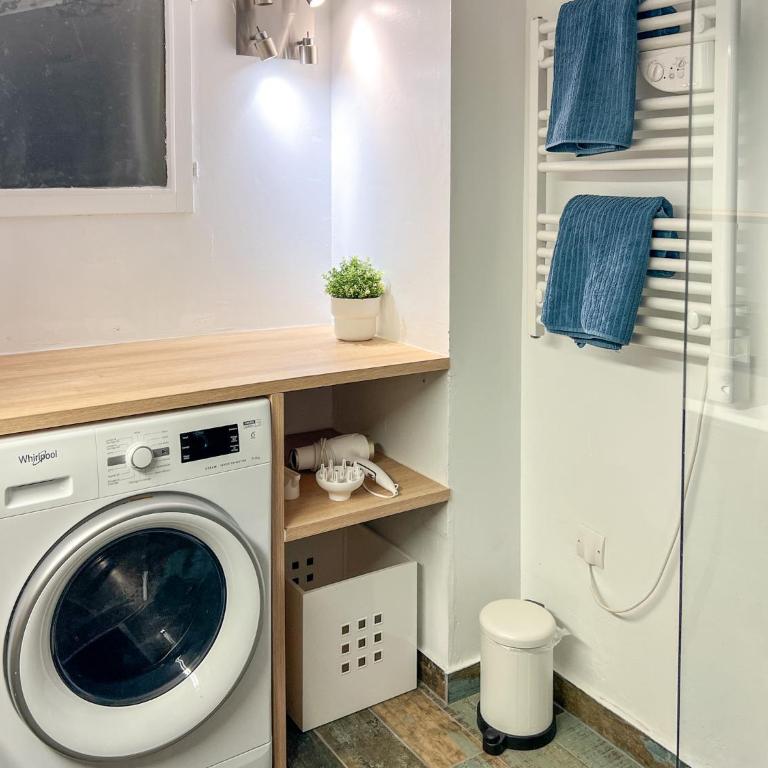 Élégant T3 Central avec Vue sur le Port de Toulon - Two-Bedroom Apartment - 41