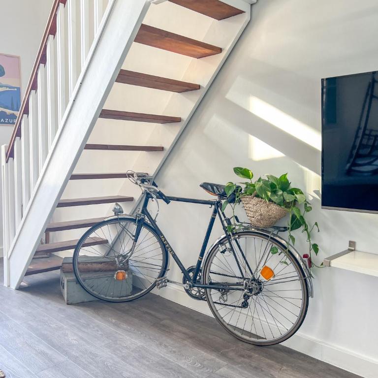 Élégant T3 Central avec Vue sur le Port de Toulon - Two-Bedroom Apartment - 36