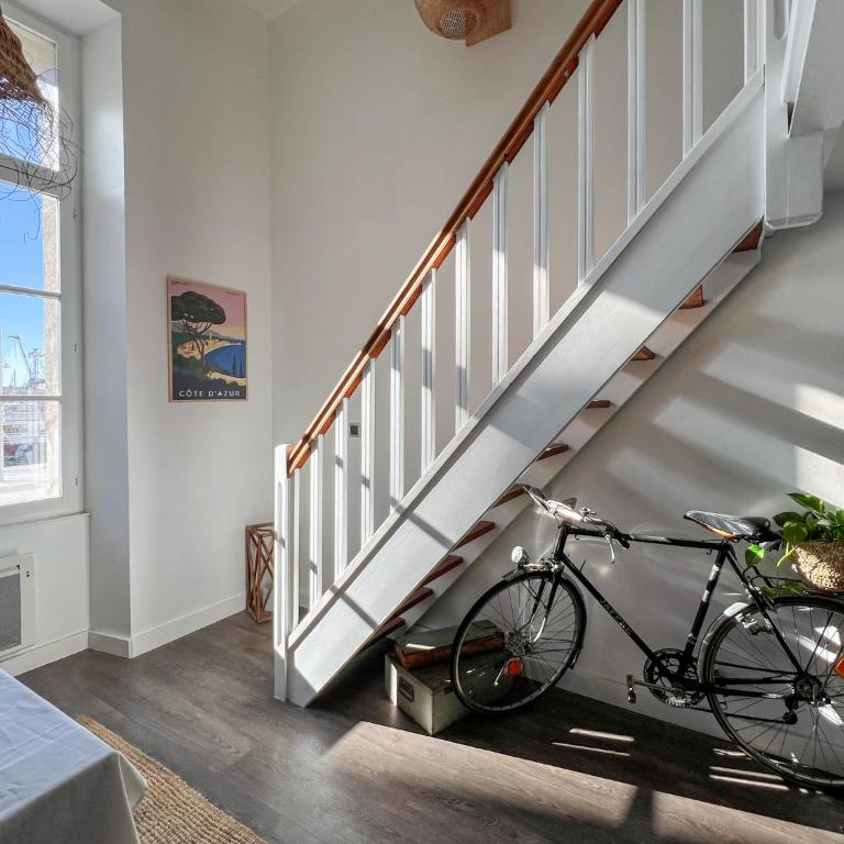 Élégant T3 Central avec Vue sur le Port de Toulon - Two-Bedroom Apartment - 27