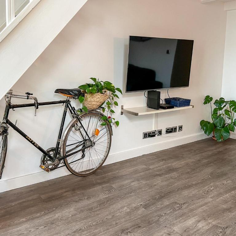 Élégant T3 Central avec Vue sur le Port de Toulon - Two-Bedroom Apartment - 25