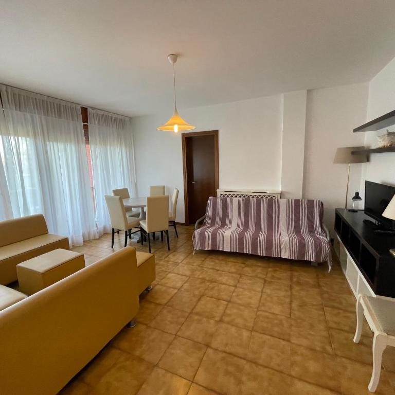 Residence Triangolo Trilocale con terrazzo vista mare parziale - Agenzia Cocal - Appartamento con 2 Camere da Letto - 2