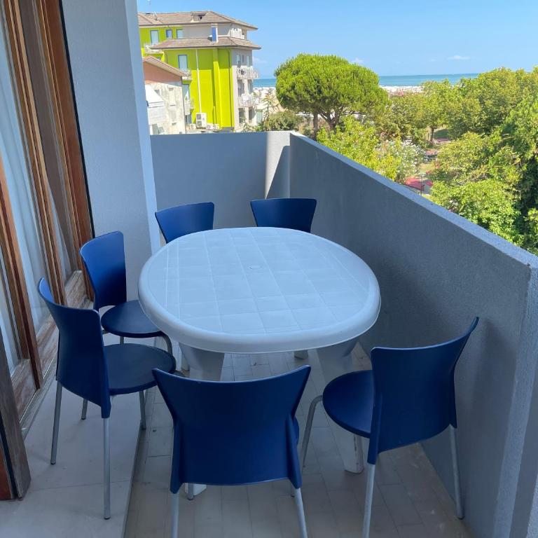 Residence Triangolo Trilocale con terrazzo vista mare parziale - Agenzia Cocal - Appartamento con 2 Camere da Letto - 13