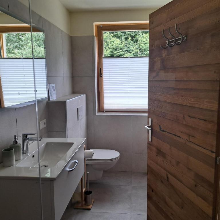 Landhaus Königsreiner - Doppelzimmer mit Bergblick - 2