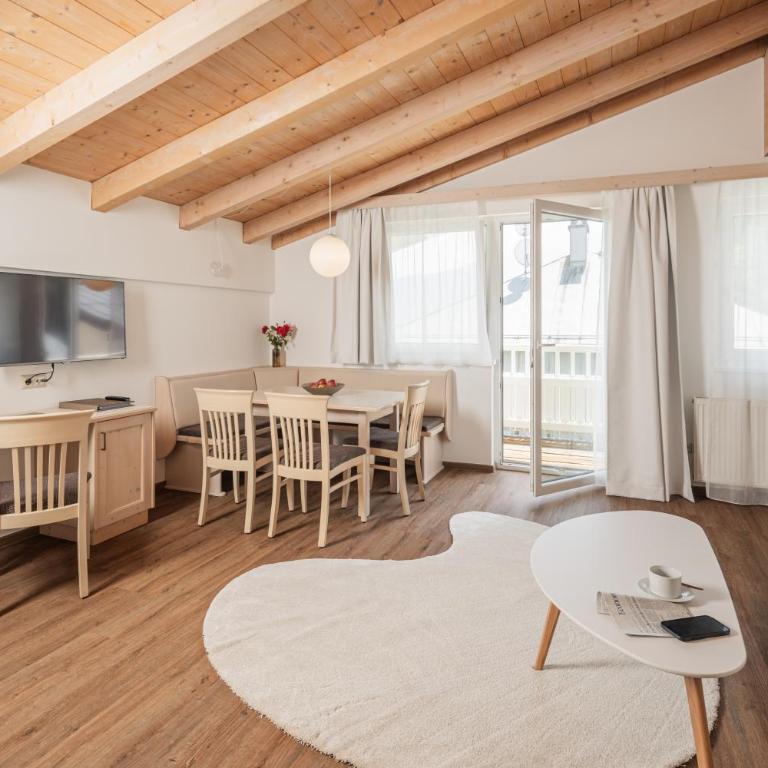 das zellersee - Apartment mit großem Schlafzimmer, Balkon und elektrischem Kamin - 4