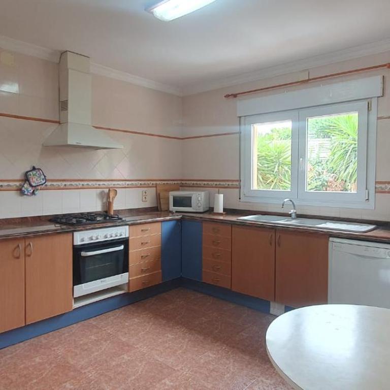 confortable villa at only 100 meter from the beach, supermarkets and the restaurants - Villa mit 3 Schlafzimmern - 14