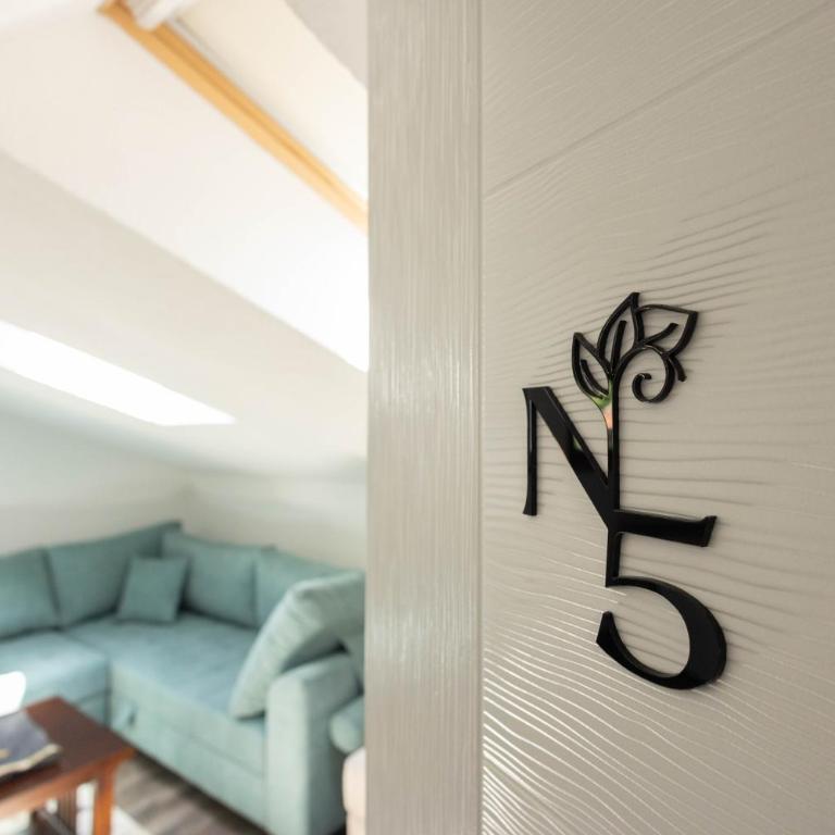 APARTMENTS NENSI - Deluxe One-Bedroom Apartment with City View - 7