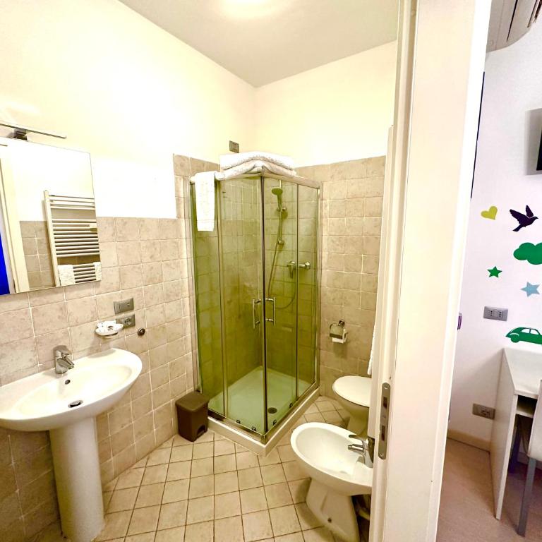 Ai Giardini Rooms -vicino Ospedale Borgo Trento e centro storico - Camera Matrimoniale con Bagno Privato - 23
