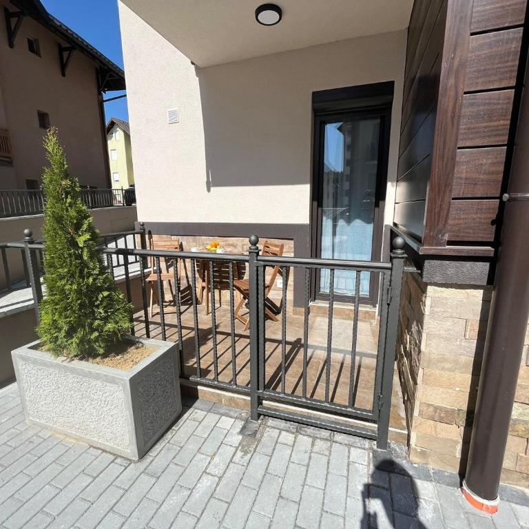 3 Monkeys Apartments - S1 - One-Bedroom Apartment - 18