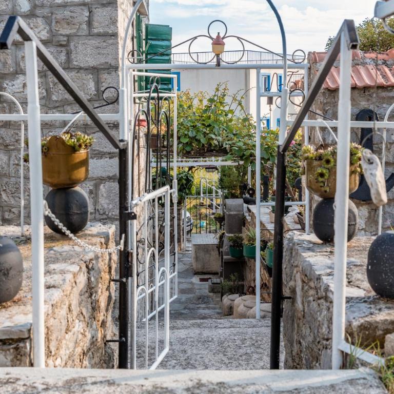 Restored stone house in Herceg Novi-Captain's legacy - Two-Bedroom Apartment - 24