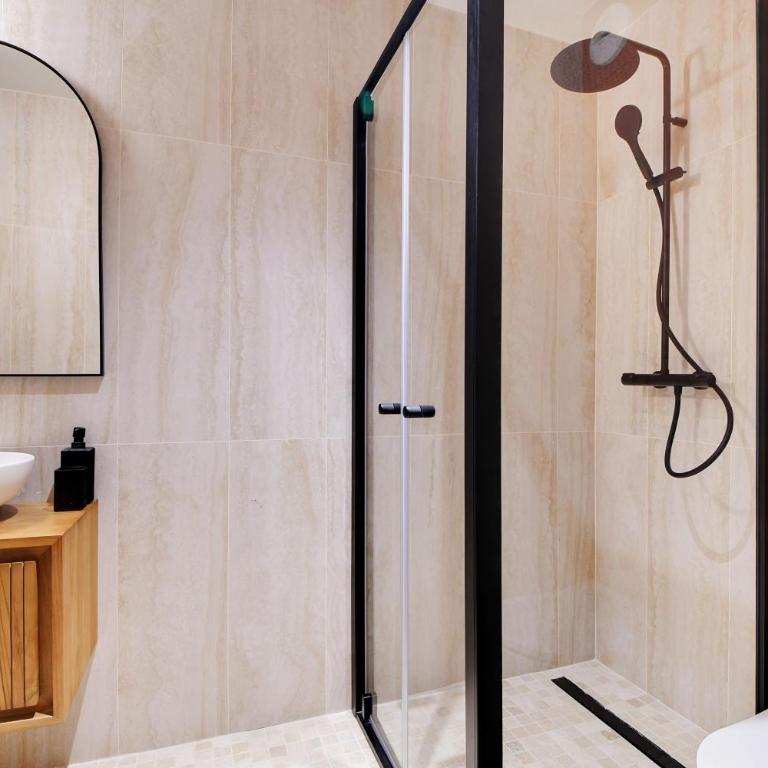 Sereners - Rue Saint Denis - One-Bedroom Superior Apartment - 2