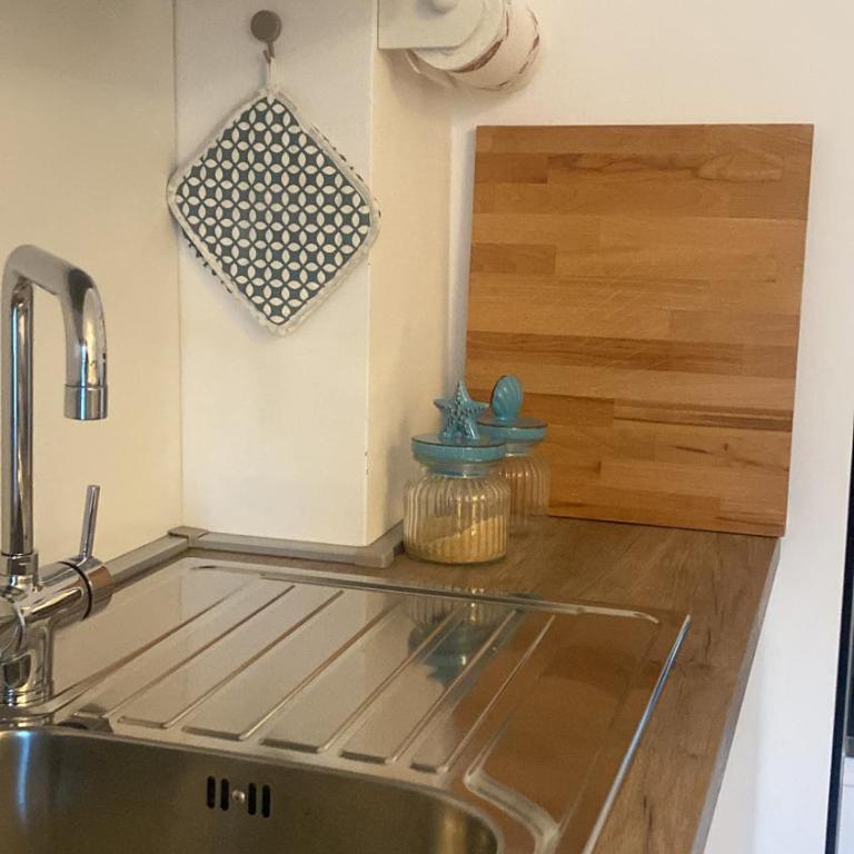 Holiday Lab - One-Bedroom Apartment - 58