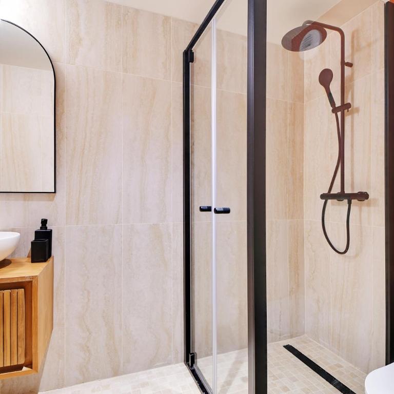 Sereners - Rue Saint Denis - One-Bedroom Superior Apartment - 17