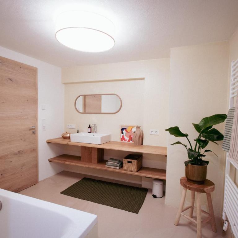 Schönblick Appartements - Apartment mit 2 Schlafzimmern und Balkon - 24