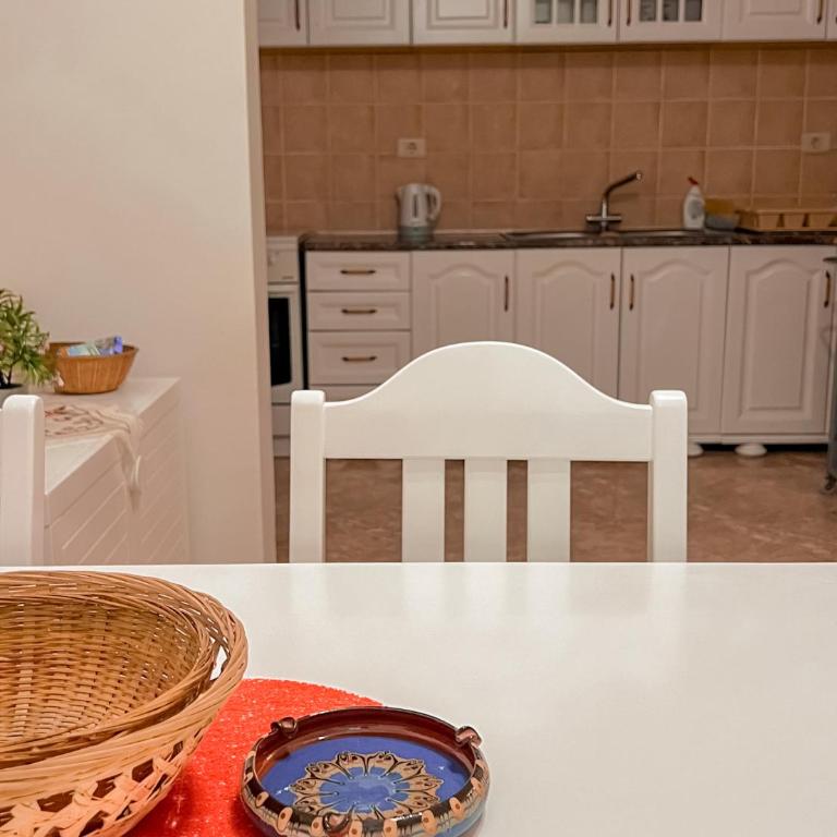 Emiia - Vila - 8