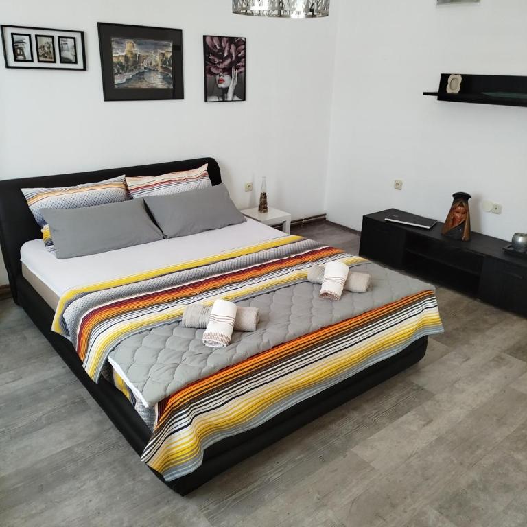 House Dea - Three-Bedroom Townhouse - 2