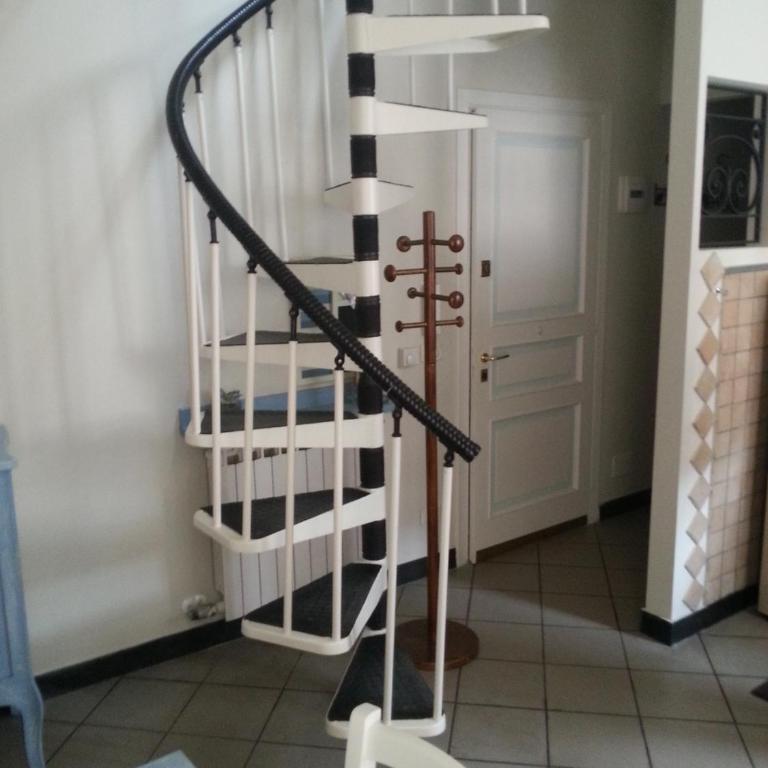 Case Vacanze Borgo Marina IMPERIA - Appartamento su 2 Livelli con 1 Camera da Letto - 11