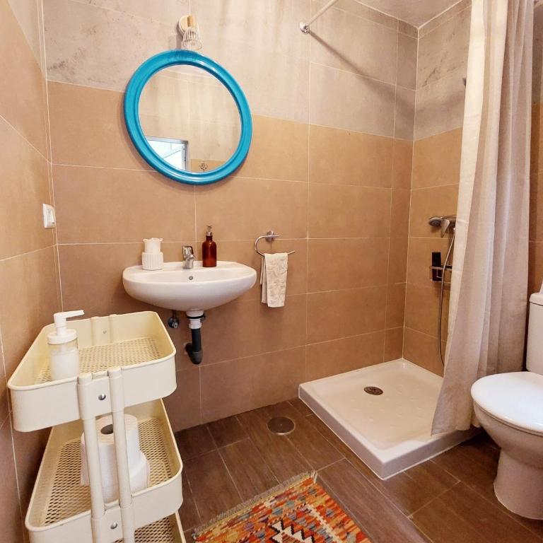 Casa Amapola - Single Room with Private External Bathroom - 3