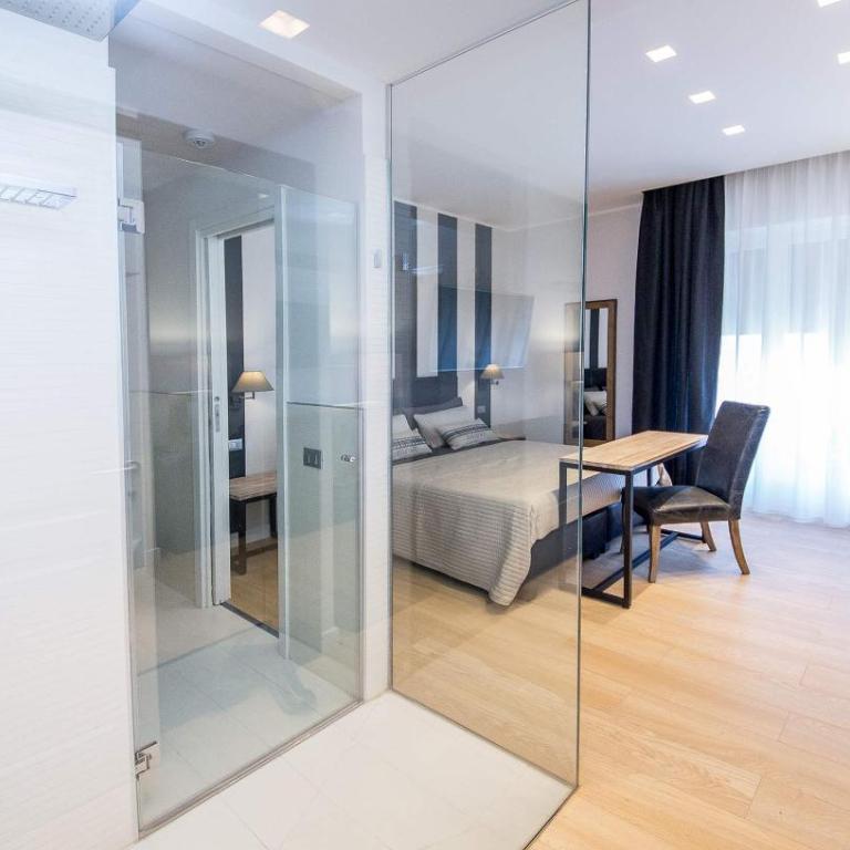 Suite 136 - Deluxe Double Room - 8