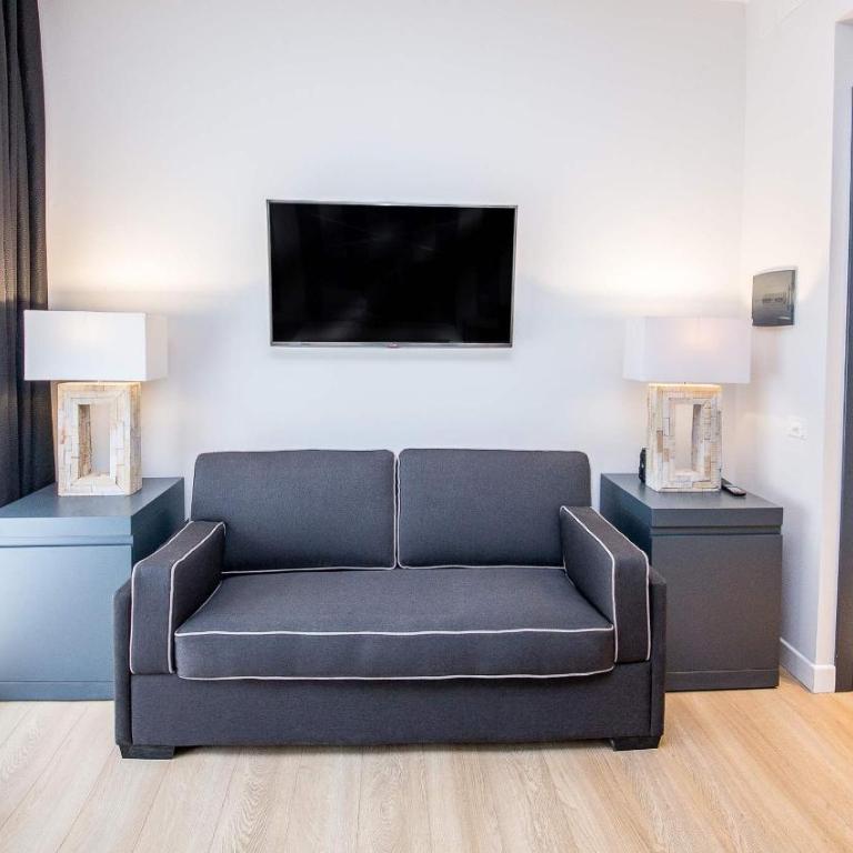 Suite 136 - Deluxe Double Room - 9