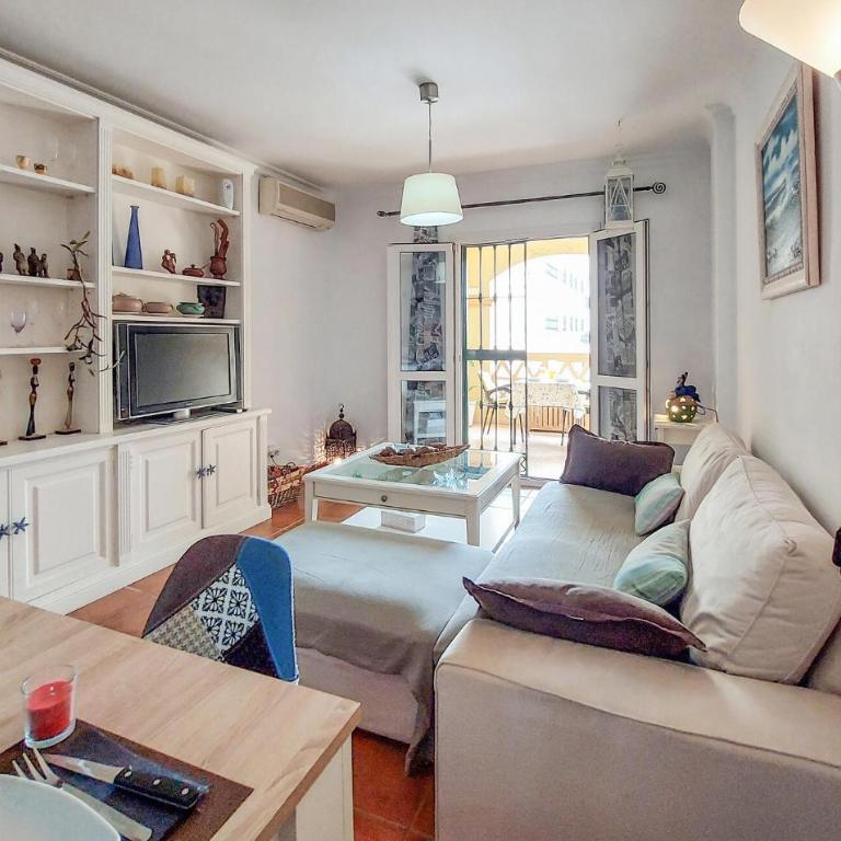 2 Bedroom Stunning Apartment In Nerja - Apartamento de 2 dormitorios - 1