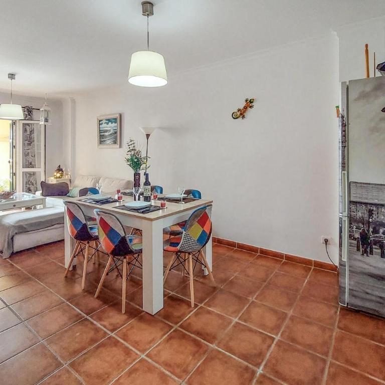 2 Bedroom Stunning Apartment In Nerja - Apartamento de 2 dormitorios - 4