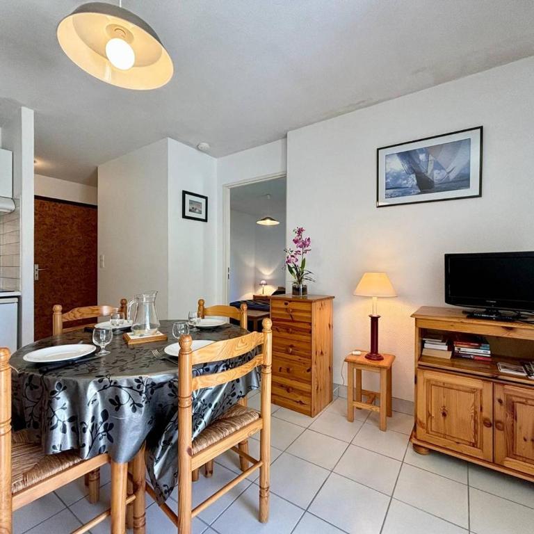 Carnac: Apt 2 pièces avec terrasse, chien admis, parking, proche plage - FR-1-377-33 - Appartement (4 Adultes) - 6