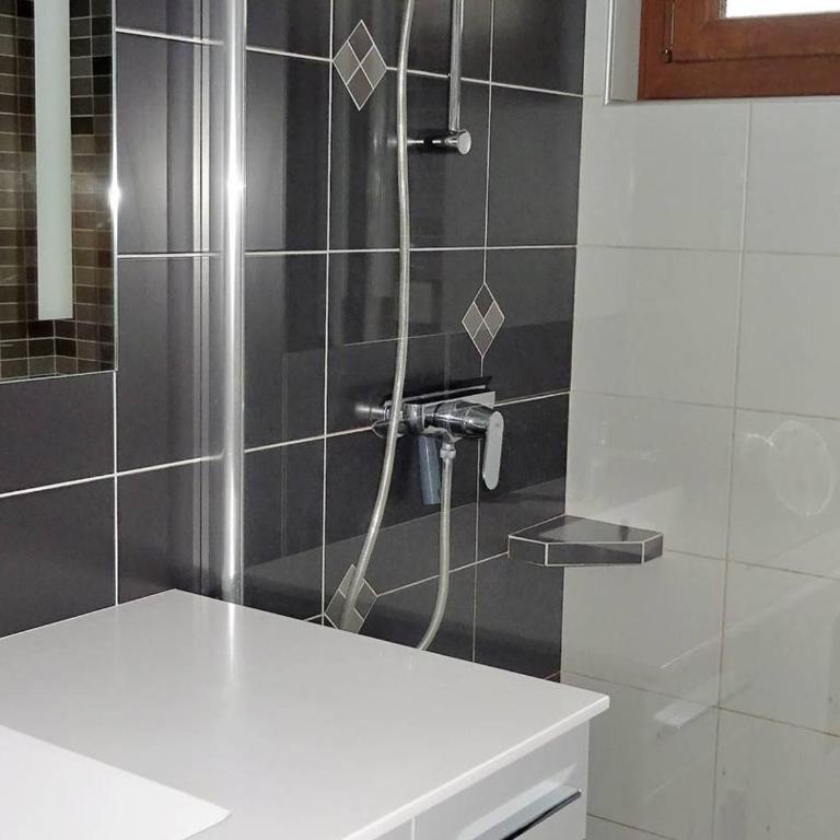 Appartement 4 pièces pour 8 pers. avec garage, proche commerces et remontées mécaniques - FR-1-802-57 - Appartement - 18