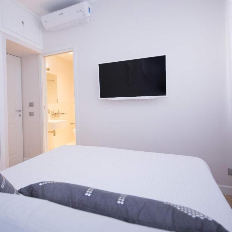 Suite 136 - Small Double Room - 4