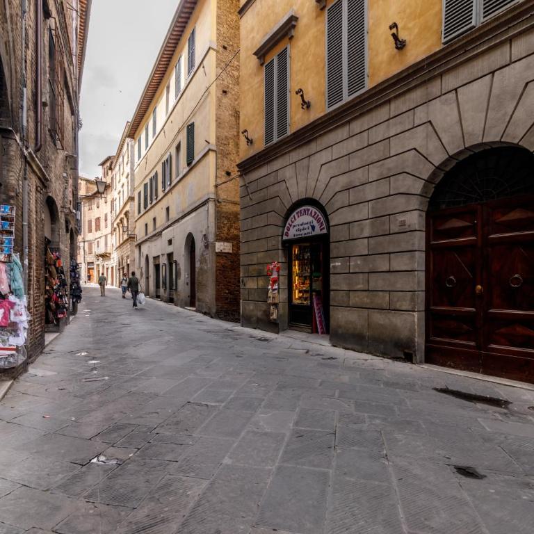 GuestHost - Stunning Church of San Domenico View - Three-Bedroom Apartment - 41