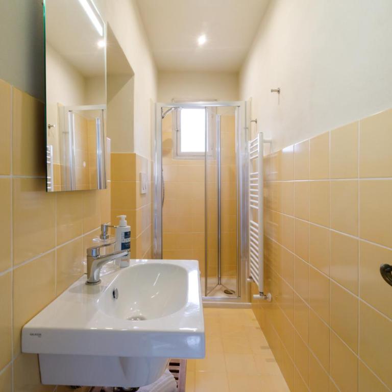 GuestHost - Stunning Church of San Domenico View - Three-Bedroom Apartment - 33
