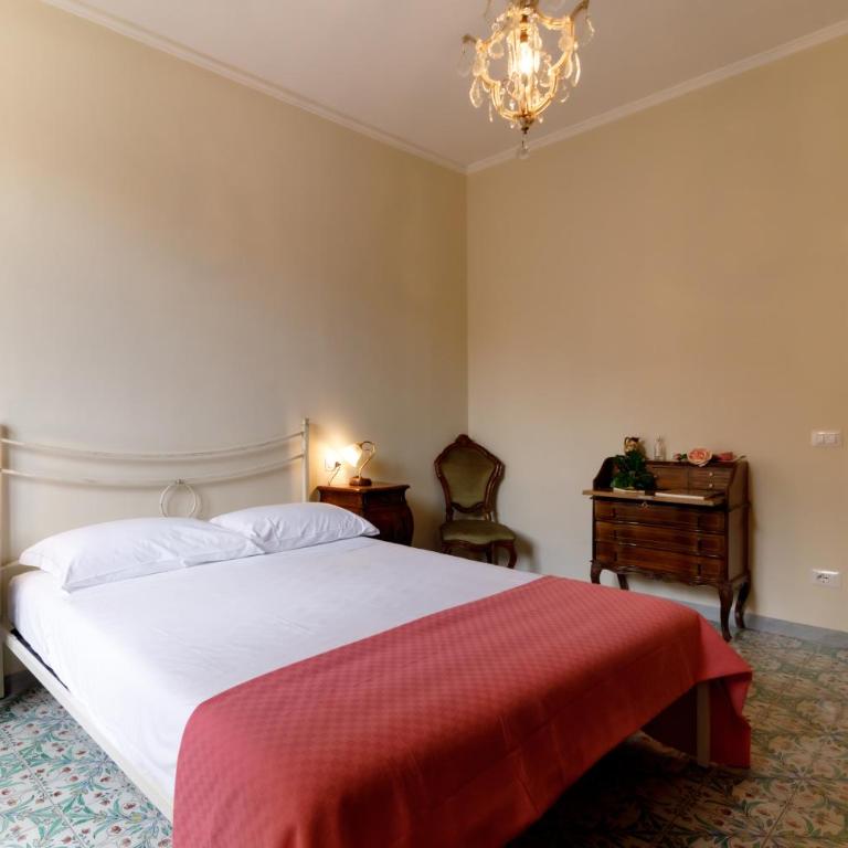 GuestHost - Stunning Church of San Domenico View - Three-Bedroom Apartment - 20