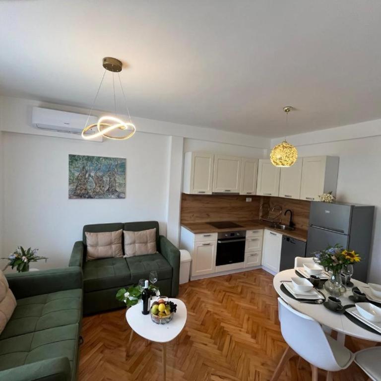 Apartman Sunset - Two-Bedroom Apartment - 2