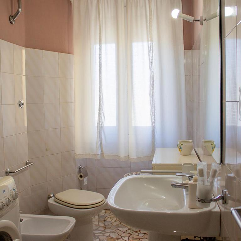 Luminoso a due passi da Piazza Bologna - Three-Bedroom Apartment - 32