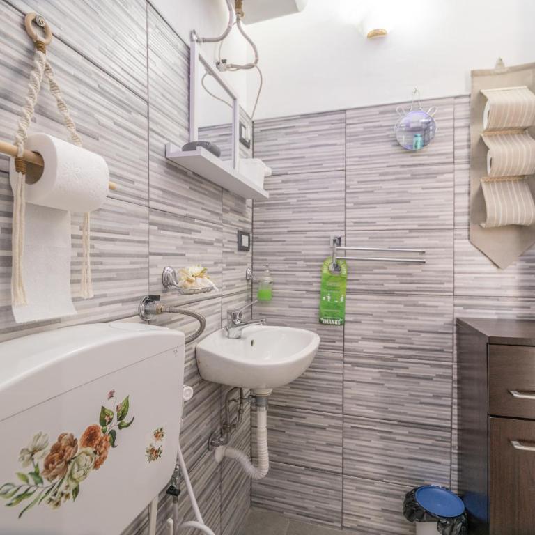 La casa di Schiu Schiu - Double Room with Private Bathroom - 23