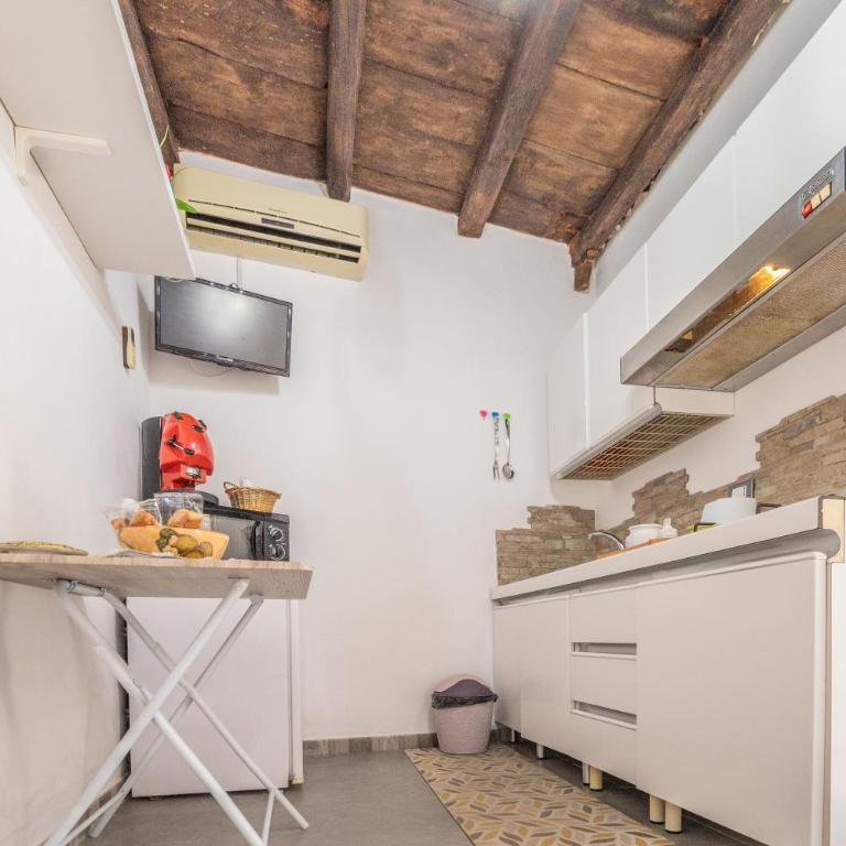 La casa di Schiu Schiu - Double Room with Private Bathroom - 12