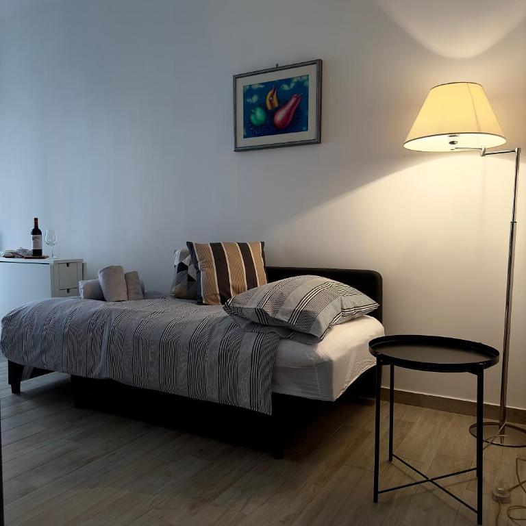 Roma Flora's Apartment - One-Bedroom Apartment - 29