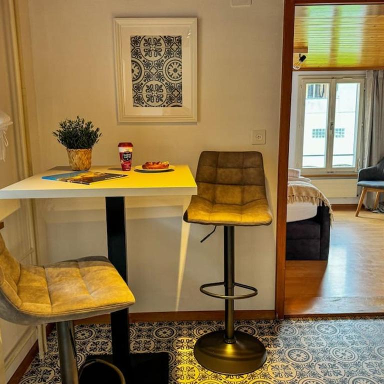 City Center View Apartment 2 - Three-Bedroom Apartment - 14