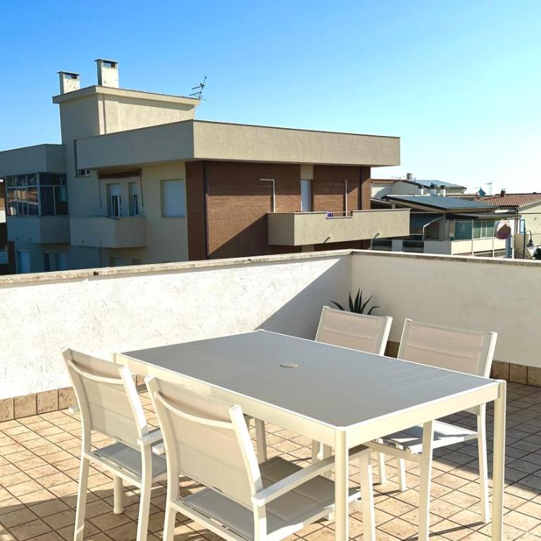 Marcelli, trilocale ristrutturato con terrazzo vista mare - Two-Bedroom Apartment - 5