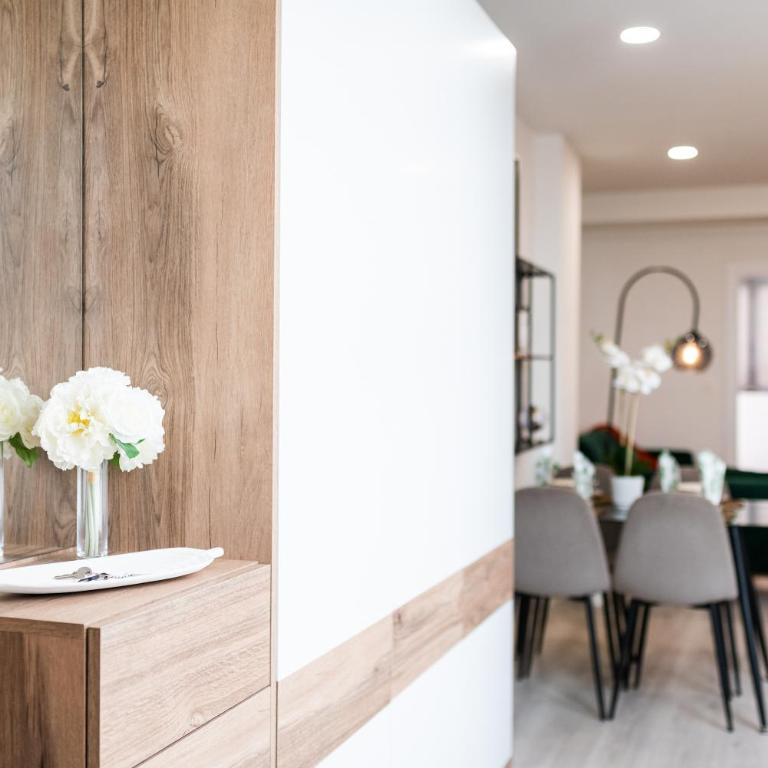 Wekey Homes, Ángel Deluxe Apartment with Parking - Two-Bedroom Apartment - 50