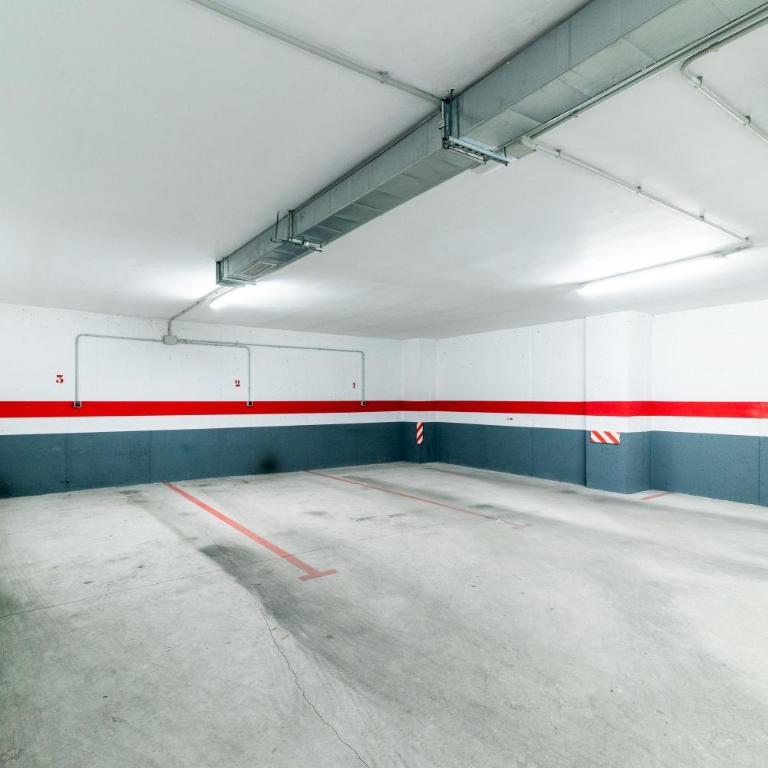 Wekey Homes, Ángel Deluxe Apartment with Parking - Two-Bedroom Apartment - 55