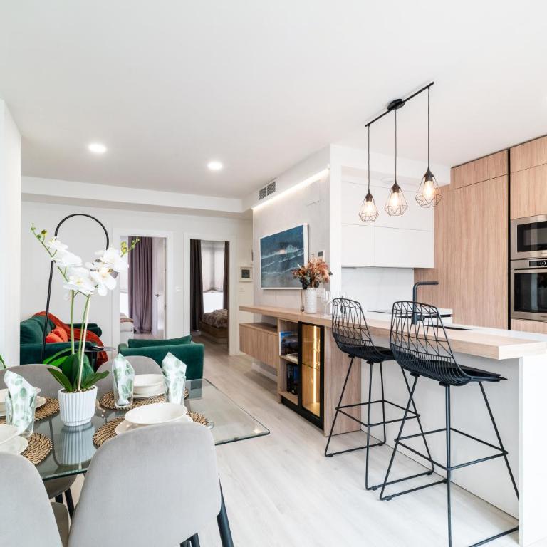 Wekey Homes, Ángel Deluxe Apartment with Parking - Two-Bedroom Apartment - 63