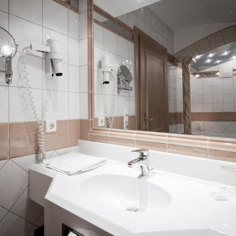 Hotel Rigele Royal Superior - Hochzeitssuite - 3