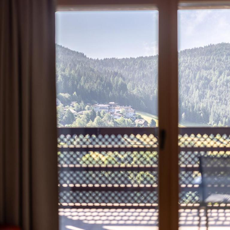 Hotel Rommisa - Camera Matrimoniale con Vista Montagna - 7